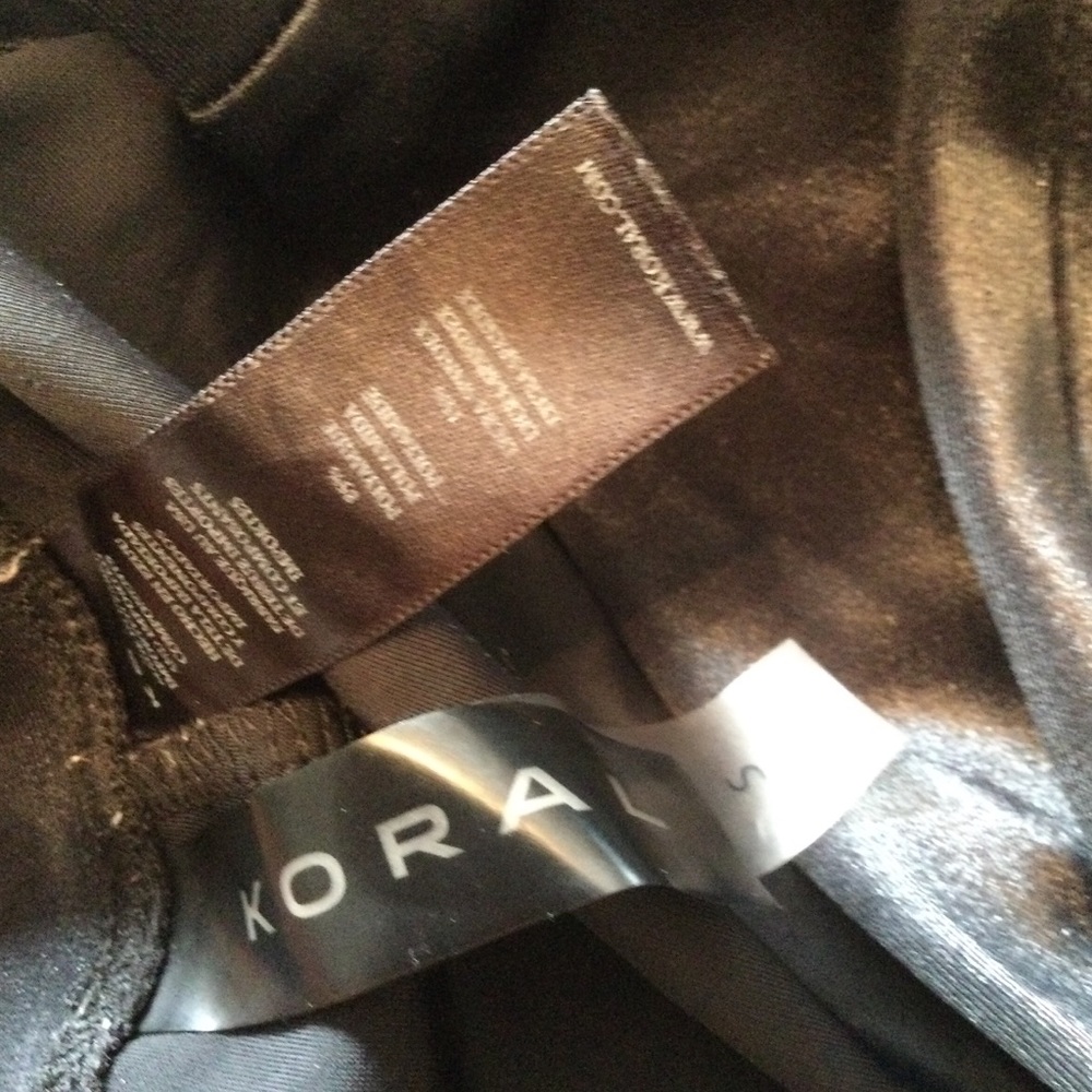 Koral- Lustrous High Rise Capri Legging - Black. Size S - Picture 8 of 8